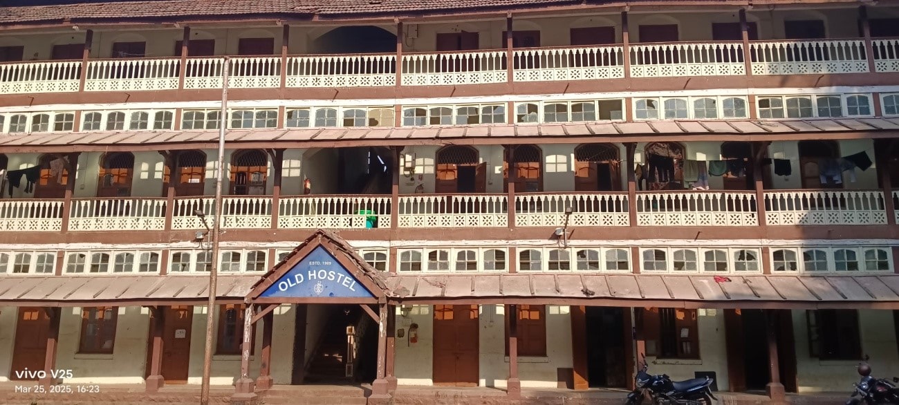 OLD BOYS HOSTEL Min